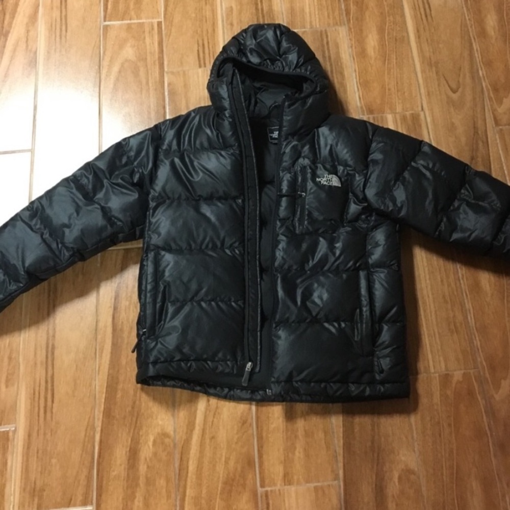 Like new North Face puffer jacket, S men. Black